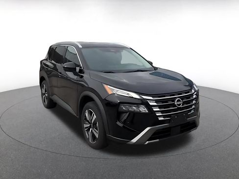 Used 2026 Nissan Rogue SL FWD image 3