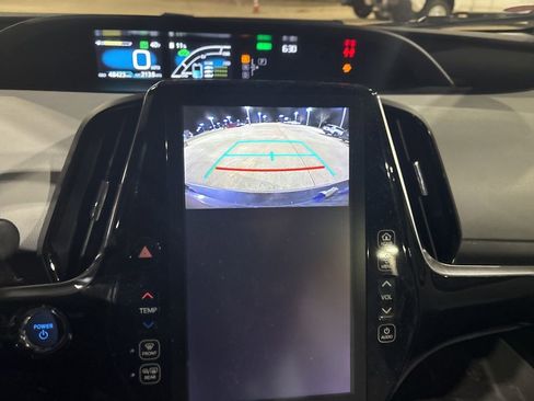 Used 2019 Toyota Prius Prime Premium image 22