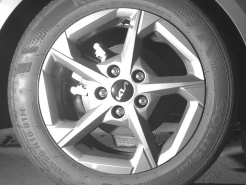 Used 2025 Kia K4 LXS image 15