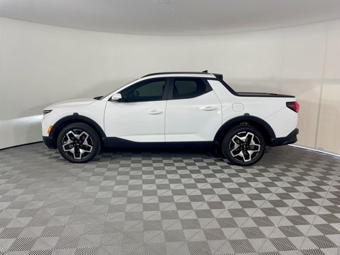 Used 2022 Hyundai Santa Cruz Limited AWD/4WD image 2