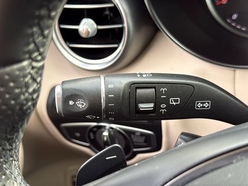 Used 2017 Mercedes-Benz GLC 300 4MATIC image 14