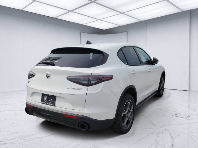 New 2025 Alfa Romeo Stelvio Sprint AWD/4WD image 4