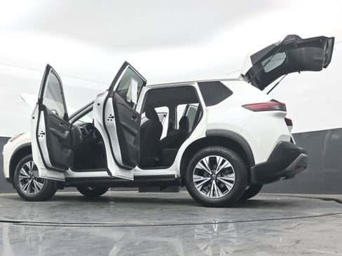 Used 2023 Nissan Rogue SV FWD image 41