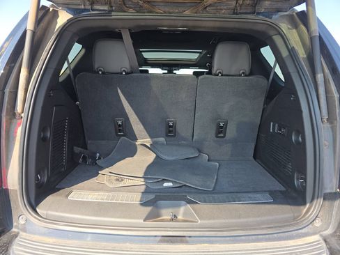 Used 2021 GMC Yukon AT4 w/ Rear Media and Nav Package AWD/4WD image 13