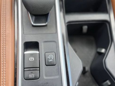 Used 2023 Nissan Pathfinder Platinum AWD/4WD image 19