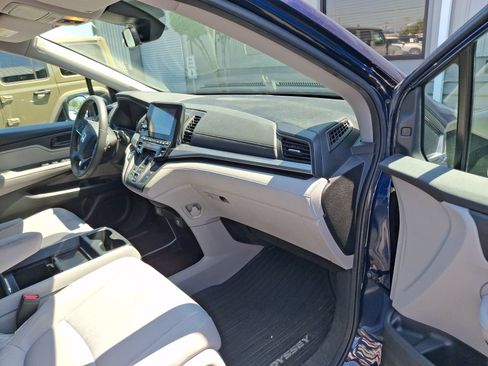 Used 2021 Honda Odyssey EX image 18