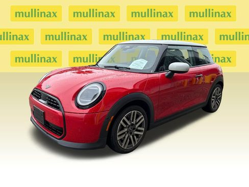 Used 2025 MINI Cooper 2-Door Hardtop FWD image 6