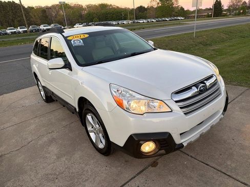 Used 2013 Subaru Outback 2.5i Limited w/ Moonroof Pkg image 5