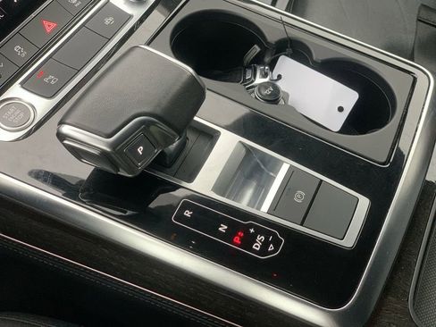 Used 2024 Audi Q7 3.0T Premium Plus image 13