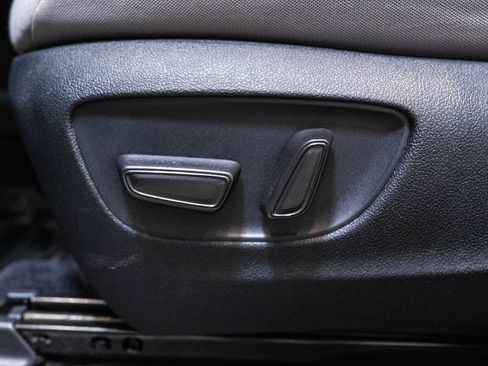Certified 2025 Toyota Sienna LE FWD image 21