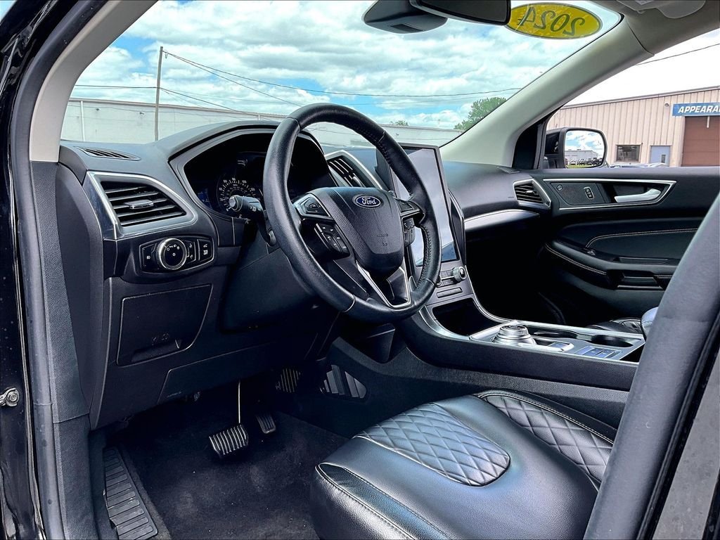 Used 2024 Ford Edge Titanium AWD/4WD image 8