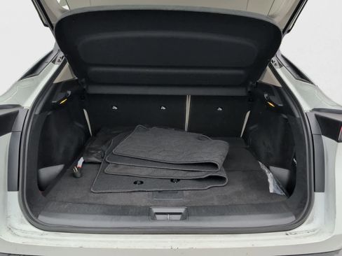 Used 2024 Nissan Ariya FWD image 20