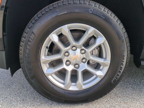 New 2026 Chevrolet Suburban LS RWD image 29