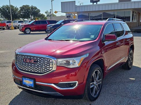Used 2019 GMC Acadia Denali w/ Technology Package FWD image 4