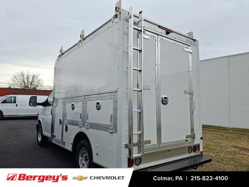 New 2025 Chevrolet Express 3500 w/ Power Convenience Package image 4