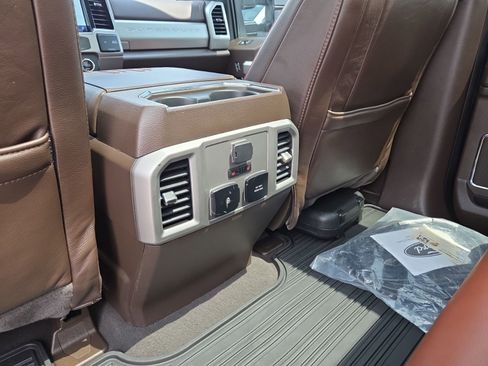 Used 2022 Ford F250 King Ranch w/ King Ranch Ultimate Package AWD/4WD image 41