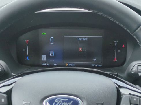 Used 2025 Ford Escape SE w/ Class II Trailer Tow Package image 33