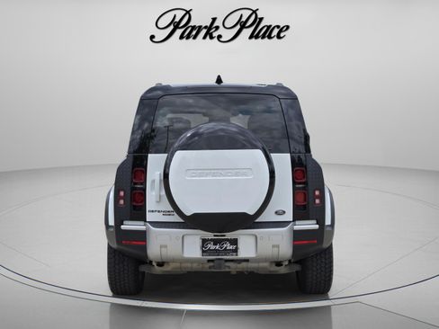 Used 2020 Land Rover Defender 110 HSE AWD/4WD image 4