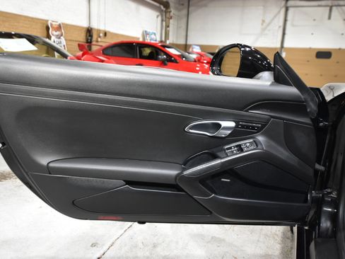 Used 2016 Porsche Boxster image 20