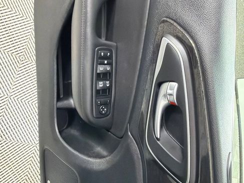 Used 2015 Chrysler 200 C w/ Navigation & Sound Group I image 9