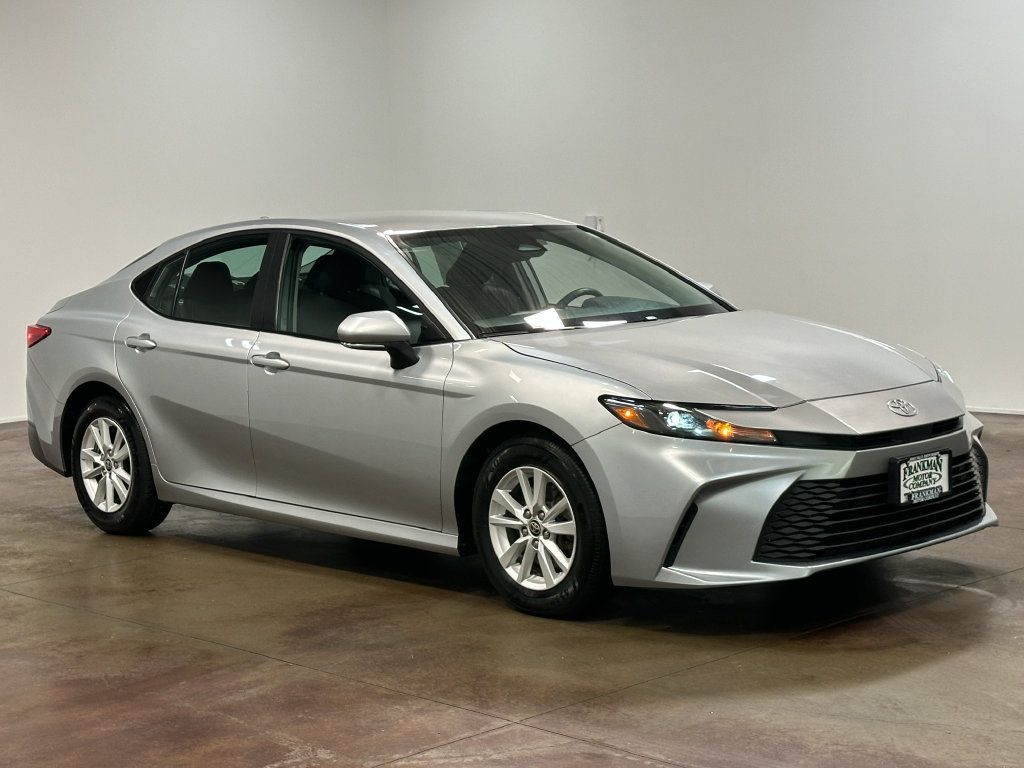 Used 2025 Toyota Camry LE FWD image 7