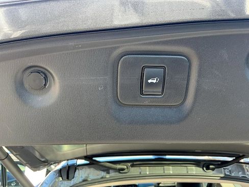 Used 2019 Nissan Pathfinder Platinum w/ Cargo Package image 28