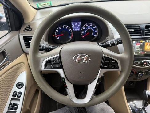 Used 2014 Hyundai Accent GLS w/ Option Group 2 FWD image 12