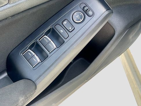 Used 2024 Honda Civic Sport image 17