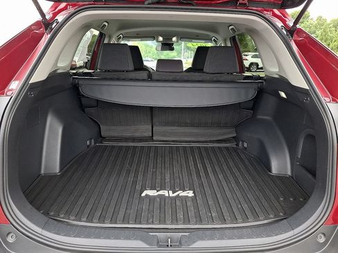 Used 2024 Toyota RAV4 LE AWD/4WD image 29