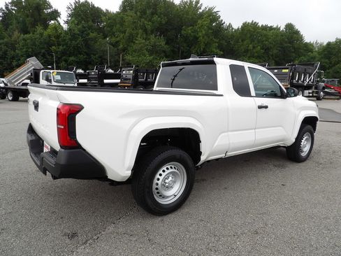 Used 2024 Toyota Tacoma SR RWD image 8