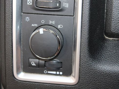Used 2024 RAM 1500 Classic SLT AWD/4WD image 26