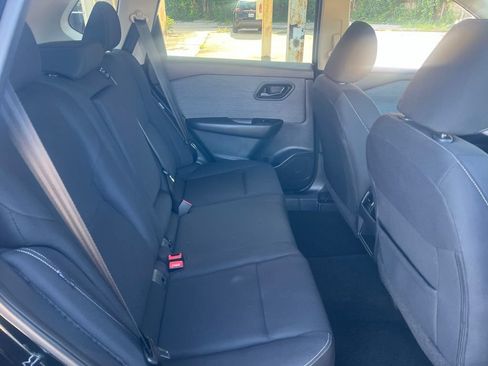 Used 2023 Nissan Rogue S AWD/4WD image 13