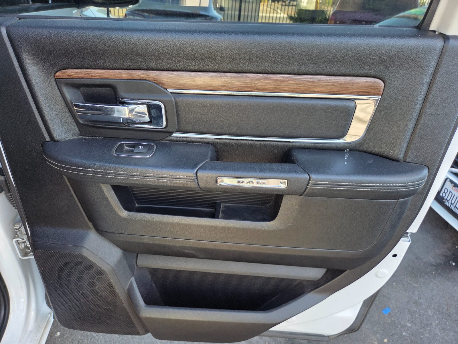 Used 2016 RAM 1500 Laramie w/ Convenience Group RWD image 11