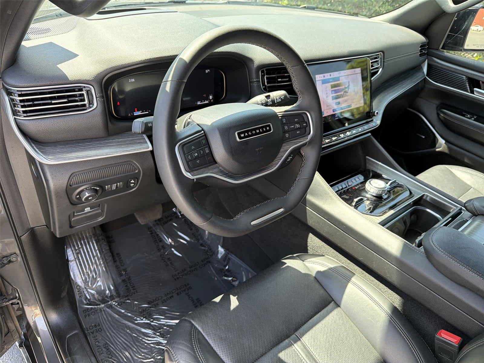 Used 2024 Jeep Wagoneer Series III AWD/4WD image 2