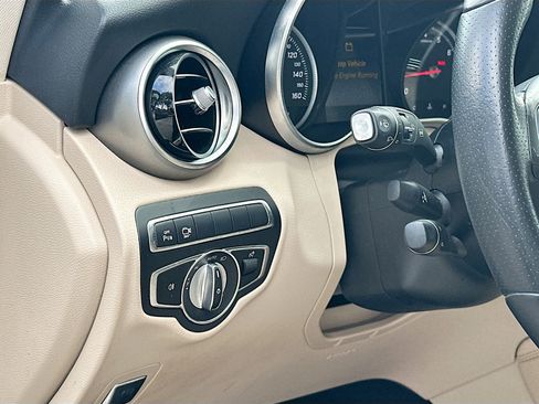 Used 2018 Mercedes-Benz GLC 300 image 10