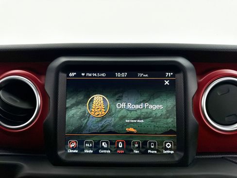 Used 2023 Jeep Gladiator Rubicon AWD/4WD image 9