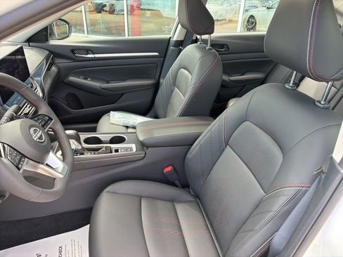 New 2026 Nissan Altima 2.5 SR FWD image 9