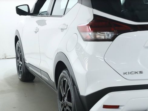 Certified 2024 Nissan Kicks SR image 40