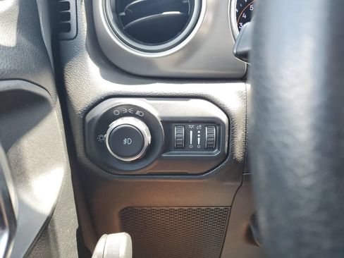 Used 2019 Jeep Wrangler Unlimited Sport AWD/4WD image 19