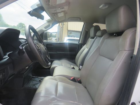 Used 2020 Toyota Tundra SR image 11