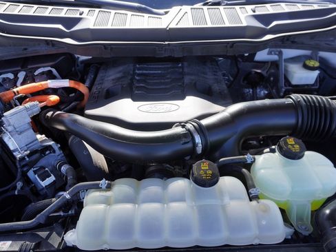 Certified 2022 Ford F150 Platinum w/ Equipment Group 701A High image 31