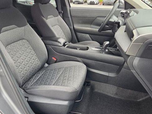 Used 2025 Nissan Kicks SV FWD image 15