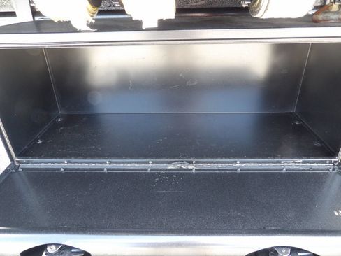 Used 2018 Ford F750 2WD Regular Cab Super Duty image 39