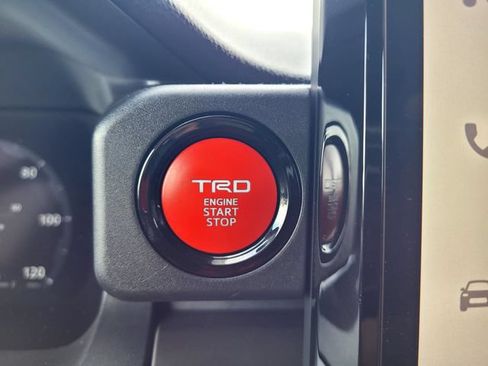 Used 2024 Toyota Tacoma TRD Off-Road w/ TRD Off Road Upgrade Package AWD/4WD image 18