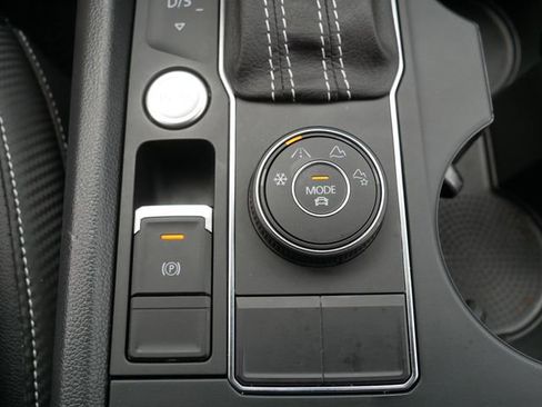 Certified 2023 Volkswagen Atlas Cross Sport SE image 31