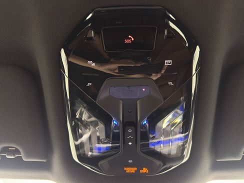 Used 2023 BMW 760i xDrive image 37