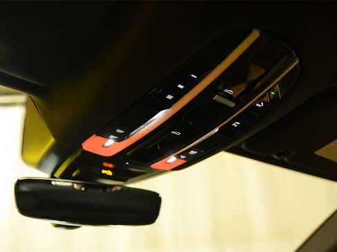 Used 2019 Porsche Cayenne image 28