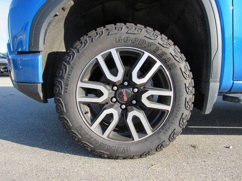 Certified 2023 GMC Sierra 1500 AT4 w/ AT4 Premium Package image 7