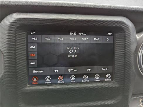 Used 2018 Jeep Wrangler Unlimited Sahara image 16