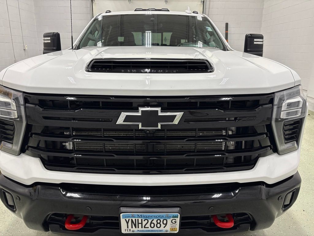 Used 2025 Chevrolet Silverado 3500 LTZ w/ LTZ Plus Package AWD/4WD image 10